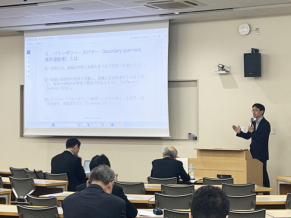青山学院大学　内山 哲彦 教授